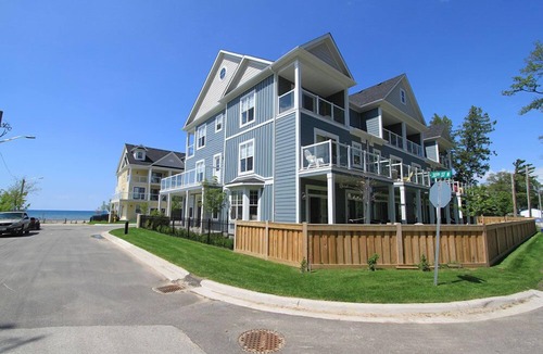 Wasaga Beach House | Beach1. com - Beach House # 4 - Beachfront Wasaga Beach