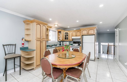 Wasaga Beach House | Beach1 Wasaga Beach - Waterfront Cottage - Hot Tub, Pool Table