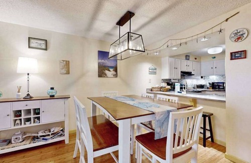 Rehoboth Beach Condo | Beachaven pet friendly condo w/community pool, patio, close to restaurants
