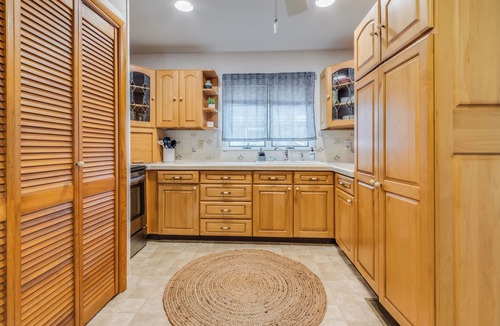 Rehoboth Beach House | BeachBird Bungalow - Loft/Deck/Sleeps 10! - Minutes to Rehoboth & Lewes Beach