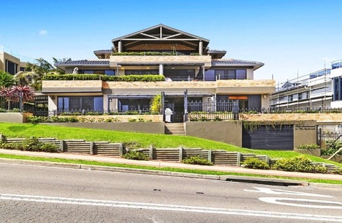 Terrigal Apartment | BEACHBOUND SANDALWOOD | Accom Holidays