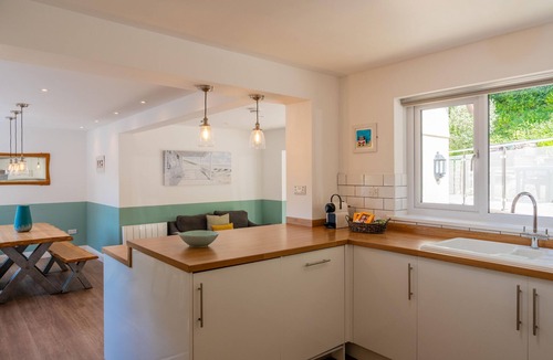 Croyde Cottage | BeachBreak, Sleeps 9, Pets, Hot Tub