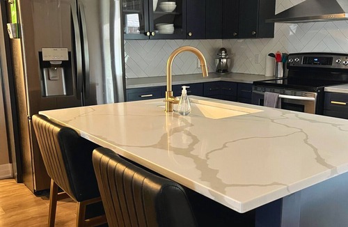 Sarnia House | BeachBum House: Bikes, Firepit & Paddleboards
