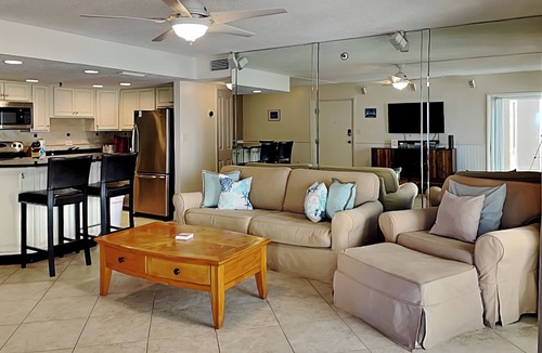 Jacksonville Beach Apartment | Beachcomber by Distinctive Beach Rentals