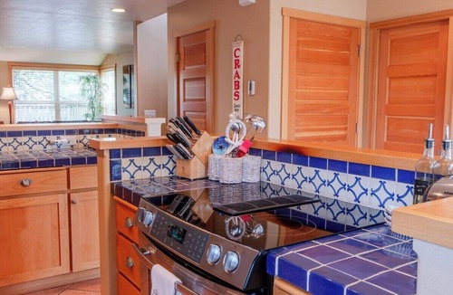 Shorepine Village House | Beachcomber Cottage · Close to Beach, Family Friendly, Open Layout