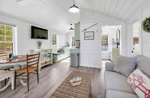 Surry Cottage | Beachcomber Cottage-Oceanfront!