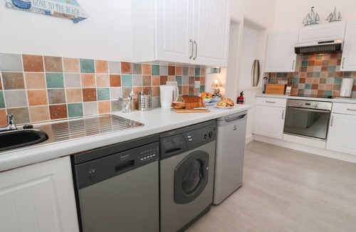 Marazion Apartment | BEACHCOMBER, country holiday cottage in Marazion