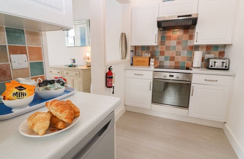 Marazion Apartment | BEACHCOMBER, country holiday cottage in Marazion
