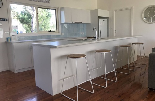 Island Beach House | Beachcomber - family friendly modern home