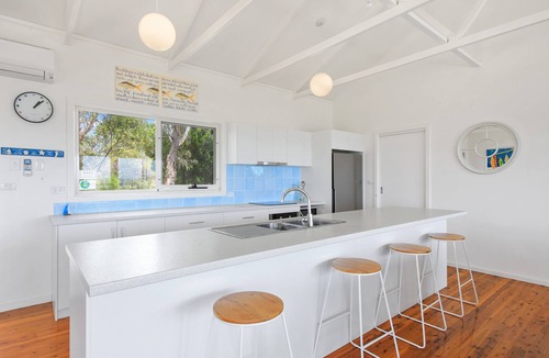 Island Beach House | Beachcomber - family friendly modern home