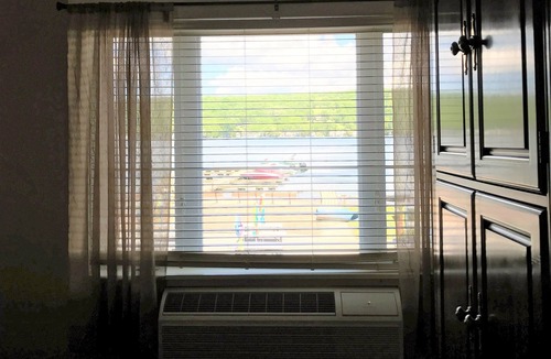 Conesus Hotel | Beachcomber Inn
