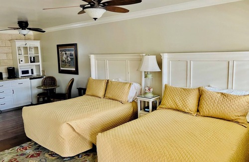Downtown Hotel | Beachcomber Inn