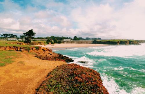 Fort Bragg Hotel | Beachcomber Motel