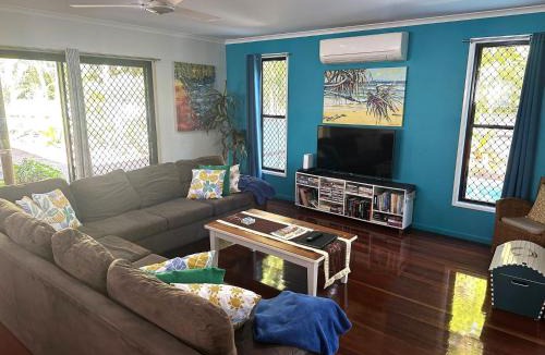 Rainbow Beach House | Beachcomber - Rainbow Shores
