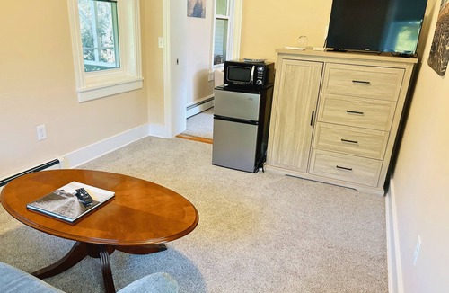 Still Pond Apartment | Beachcomber Suite