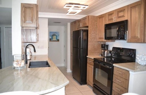 Longboat Key Condo | Beachcomber unit 202