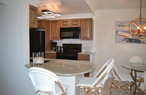 Longboat Key Condo | Beachcomber unit 202