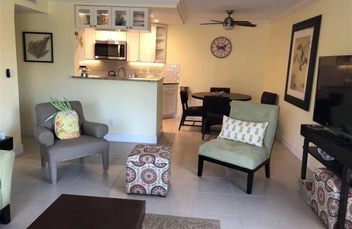 Longboat Key Condo | Beachcomber unit 207