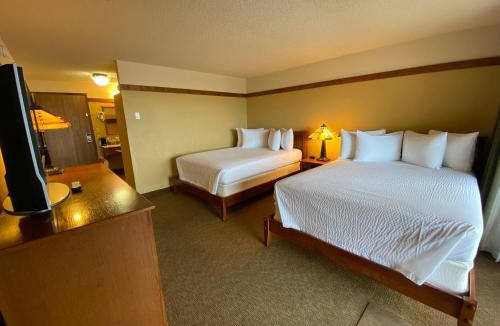 Gold Beach Hotel | BeachCombers Inn