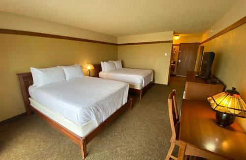 Gold Beach Hotel | BeachCombers Inn