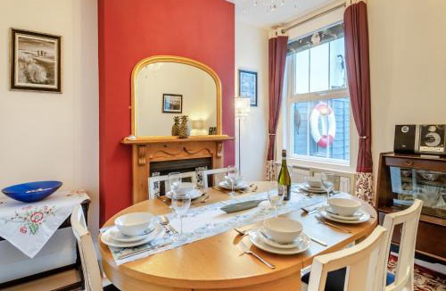 Felixstowe House | Beachcombers Retreat