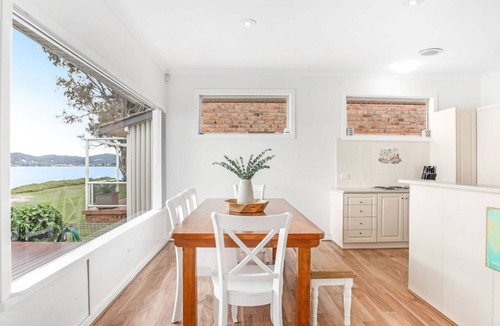 Salamander Bay House | Beached Inn, 93 Foreshore Drive - Spacious beach front house