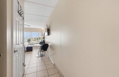 Crescent Beach Condo | Beacher's Lodge Studio Suite (not directly oceanfront)