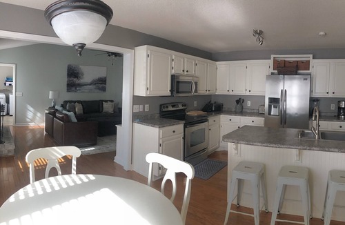 Kings Grant House | Beaches & Backyard Pickelball