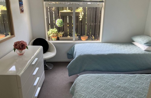 Otumoetai Apartment | Beaches, bbq area, apartment.