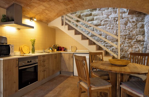 Cruilles House | Beaches+Countryside. Chic, Stone Townhome in Medieval Village,Air Conditioning!