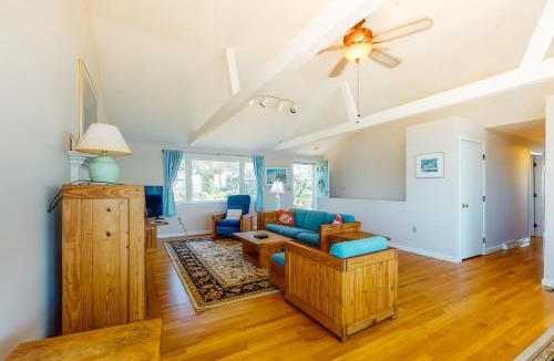 North Eastham House | Beaches n' Sunsets