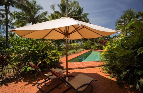 Wongaling Beach Apartment | Beaches No 4 - Absolute Beachfront