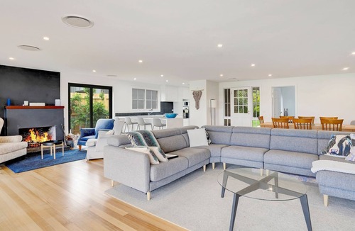 Balnarring House | Beaches, Paddocks & Village