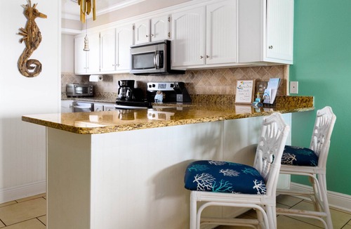 Biltmore Beach Condo | Beachfnt Paradise-Free Beach Svc