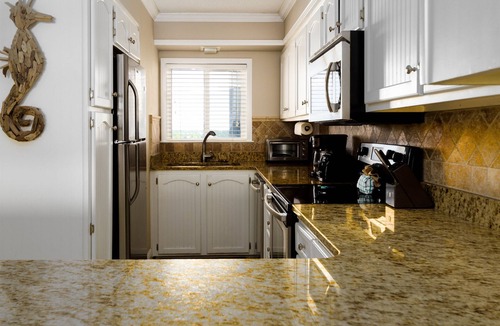 Biltmore Beach Condo | Beachfnt Paradise-Free Beach Svc