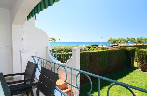 L'Hospitalet de l'Infant Ski Chalet | Beachfront family house with pool - UHC ARENAL 332