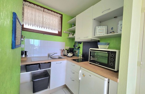 Saint-Brevin-les-Pins Apartment | Beachfront 1-Bedroom Apartment with Balcony in Saint-Brevin-les-Pins