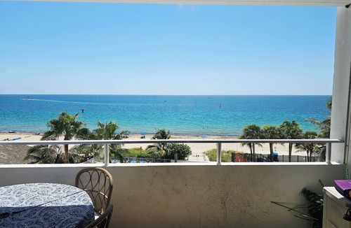 Galt Mile Condo | Beachfront Studio overlooking the Atlantic Ocean