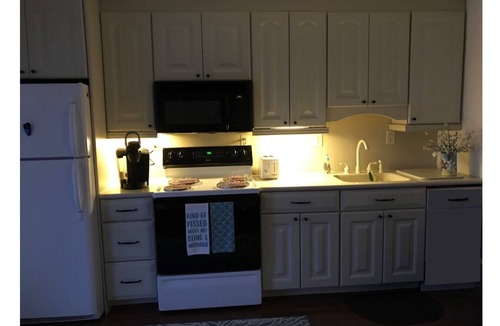 North Wildwood Condo | Beachfront 1Br/1Ba condo, free parking & WiFi w/Heated Pool