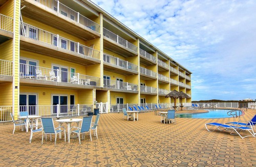 Port Aransas Condo | Beachfront 2 Bedrm Condo At Grand Caribbean. Amazing Views From The 3rd Floor!