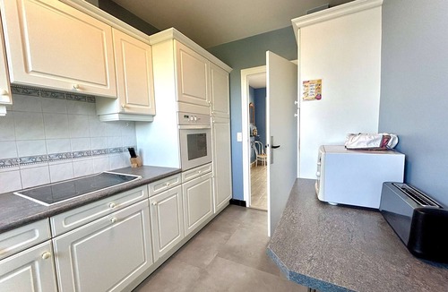La Baule-Escoublac Apartment | Beachfront 2-Bedroom Apartment with Terrace and Parking in La Baule