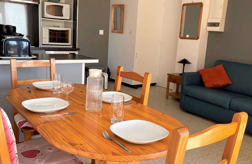 Port-la-Nouvelle Apartment | Beachfront, 2-Room Apartment with Sea View Terrace, Sleeps 5, Parking Included