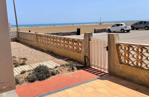 Port-la-Nouvelle Apartment | Beachfront, 2-Room Apartment with Sea View Terrace, Sleeps 5, Parking Included
