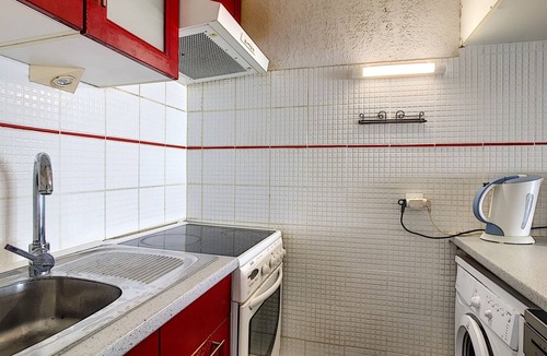 Carnon-Plage Apartment | Beachfront 2BR Apartment with Parking in Carnon-Plage