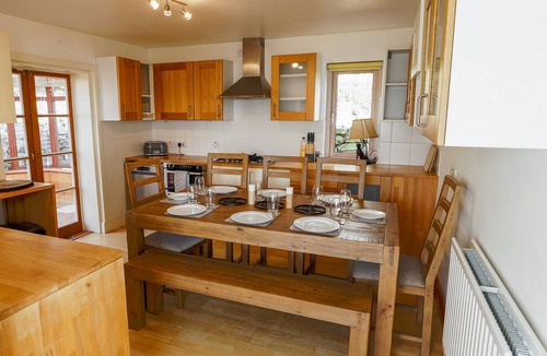 Glenelg House | Beachfront 3 Bedroom House