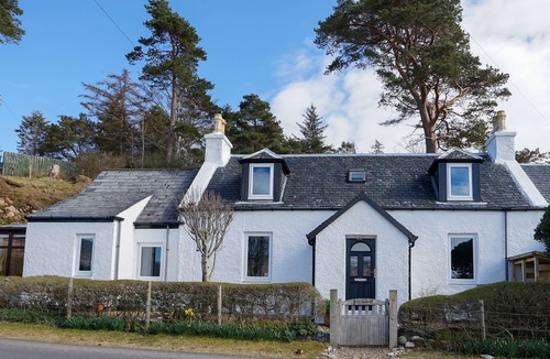 Glenelg House | Beachfront 3 Bedroom House