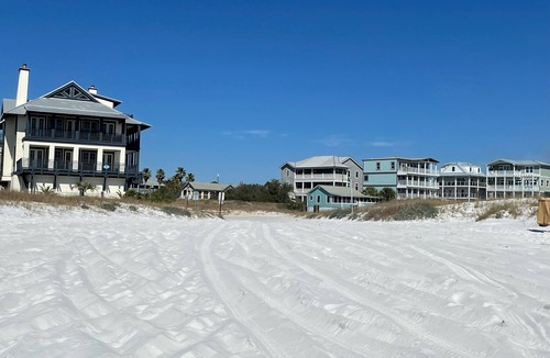 Gulf Trace House | Beachfront 4 Br Includes Jeep Paddle Boards Kayak Bikes