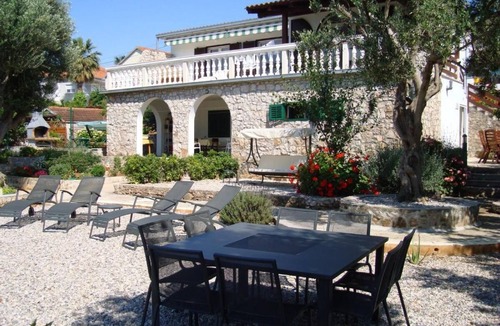 Okrug Gornji Villa | Beachfront 4 bedroom villa, panoramic sea views, air-con, & high-speed internet.