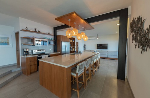 La Paz House | Beachfront 4BR Home with heated pool