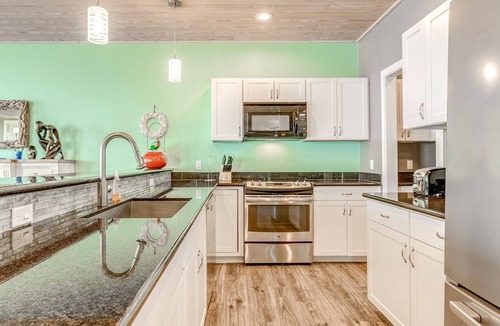 Gilchrist House | Beachfront 4br, Hot Tub, Multiple Deck, Sleeps 16
